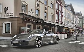 Iris Porsche Hotel & Restaurant